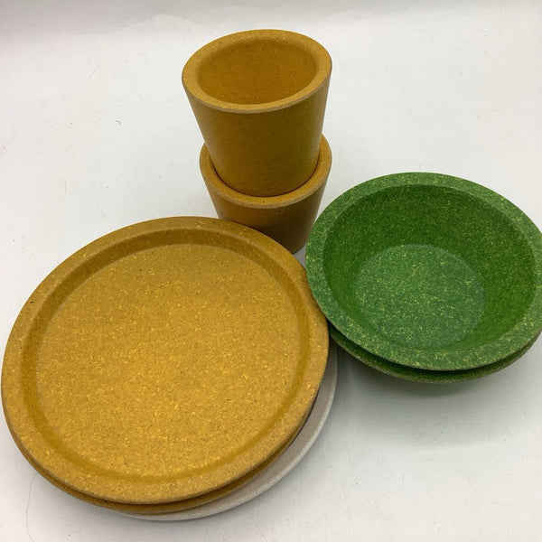 Hape Wooden Plates & Cups