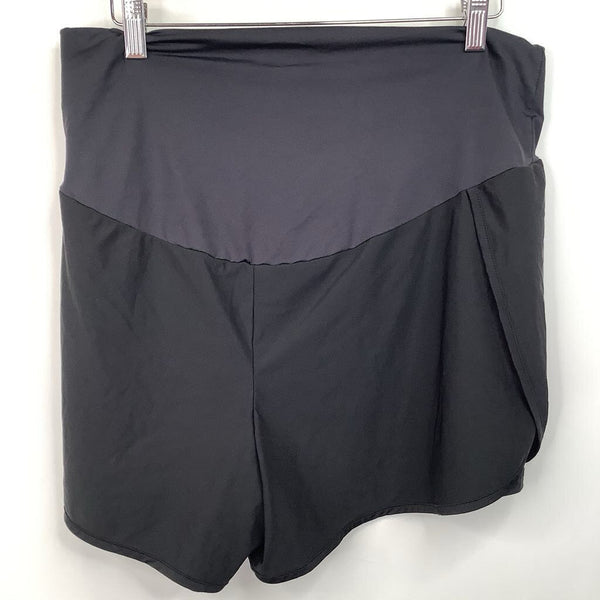 Size XXL: Black Shorts