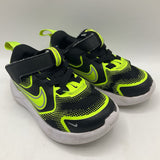 Size 7: Nike Black/Green Velcro Strap Sneakers