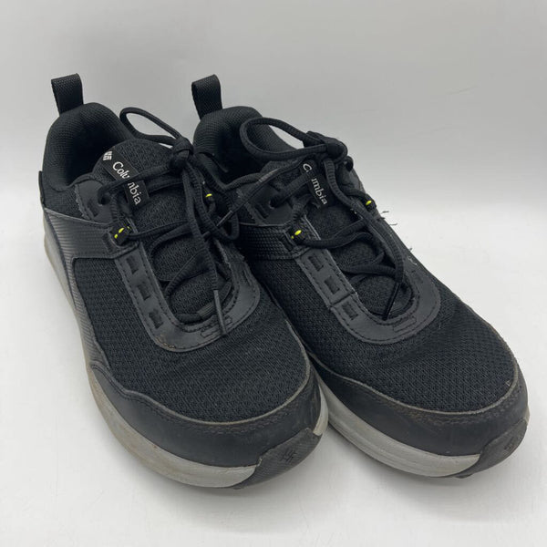 Size 3Y: Columbia Black Sneakers