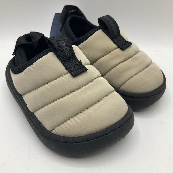 Size 7: Crocs Creme/Black Puffy Slippers