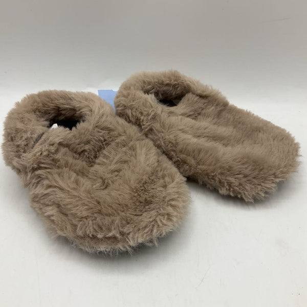 Size 6-7: Ten Little Brown Fuzzy Slippers