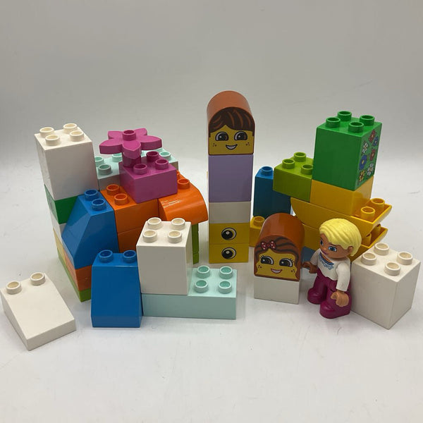 1 Gallon Bag Of Assorted Duplos