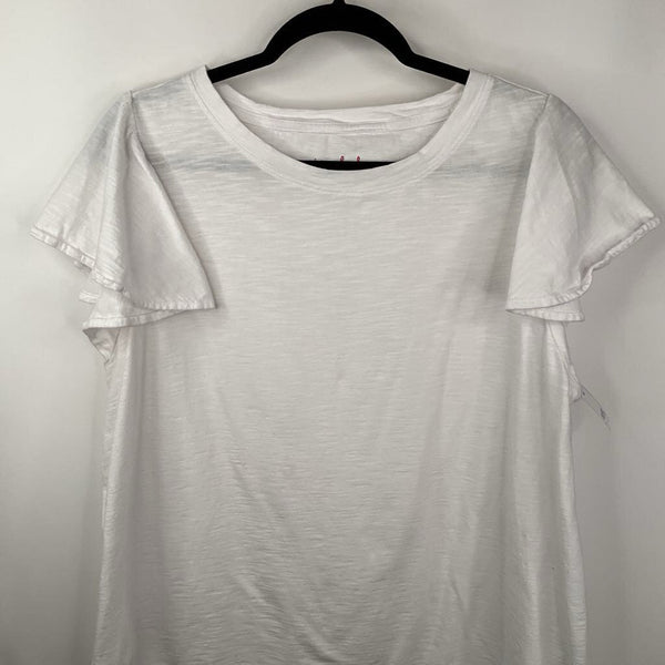 Size M: Isabel Maternity White Riffle Short Sleeve Shirt