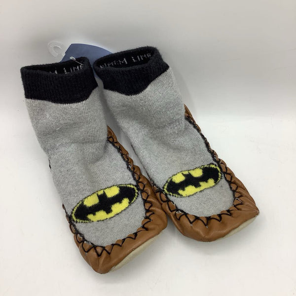 Size 10-12: Hanna Andersson Bat Man Sock Slippers