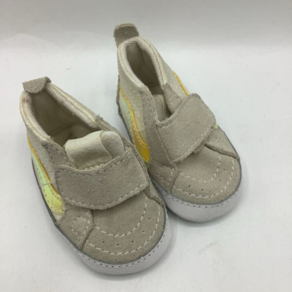 Size 1: Vans Beige/Gold Sparkle Crib Sneakers