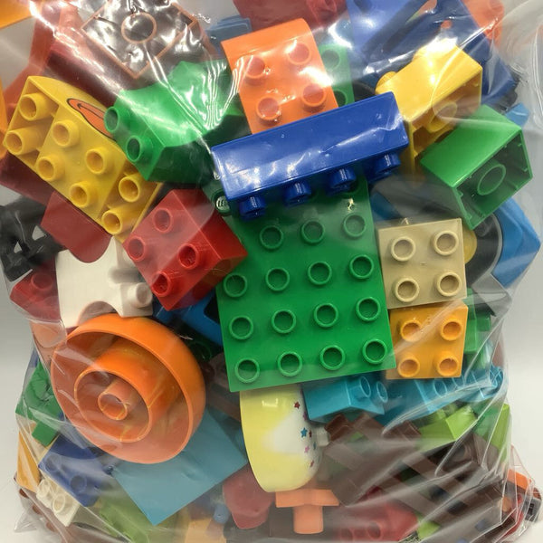 2 Gallon Bag Of Assorted Duplos