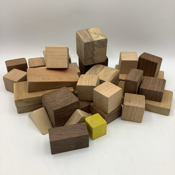 1 Gallon Bag of Wooden Building Blocks