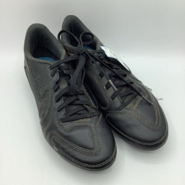 Size 7.5Y: Nike Black Tempo Soccer Cleats